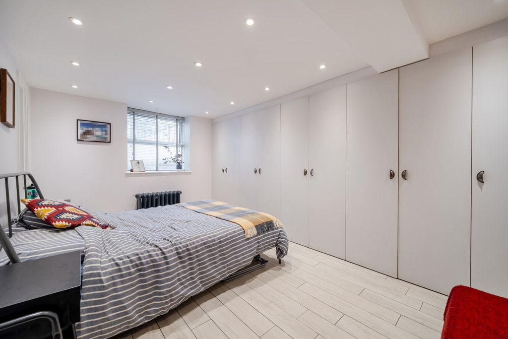 Property photo 3 of 14 1417411-4-69A17Ab...