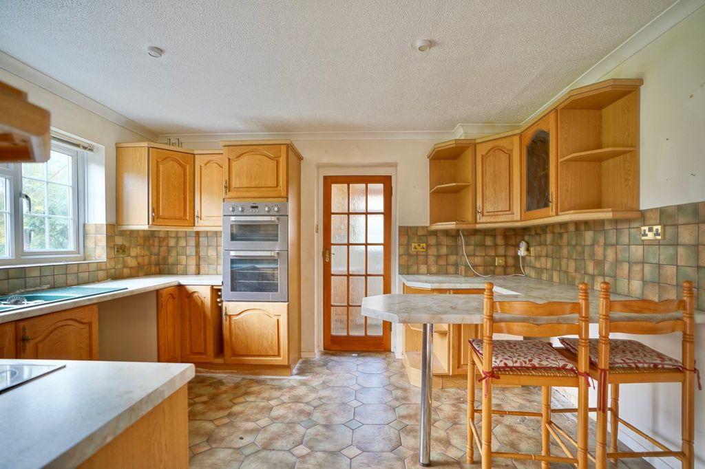 Property photo 3 of 16