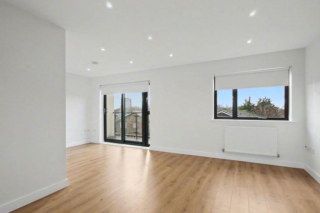 Property photo 2 of 10 2.Lounge.Jpg