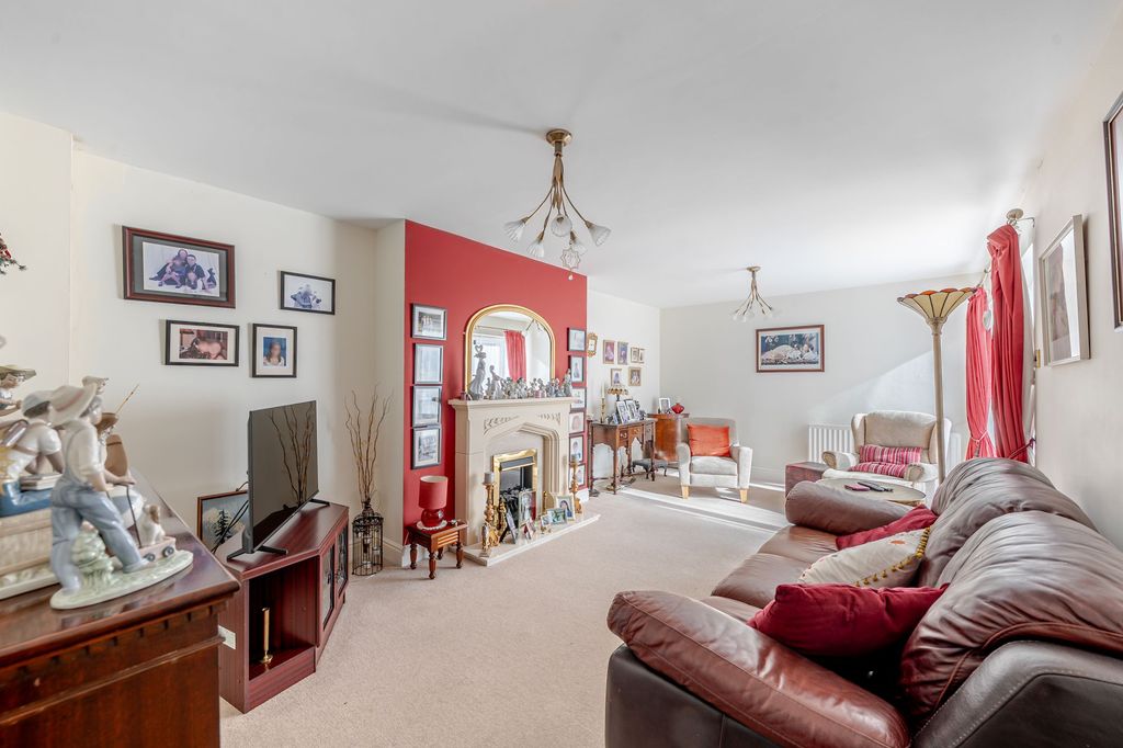 Property photo 3 of 24