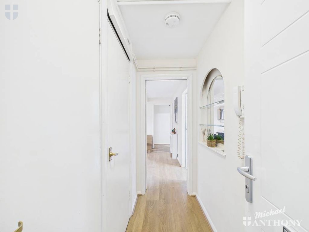 Property photo 2 of 17 Cam03218G0-Pr0853-Still004-Thumbnail-H750-70