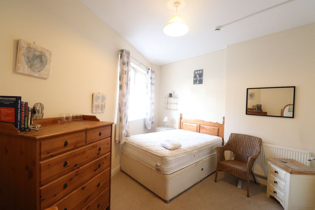 Property photo 2 of 10 Picture No. 12