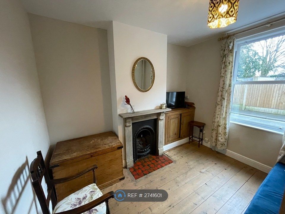 Property photo 1 of 20 Lounge