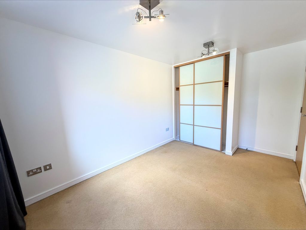 Property photo 3 of 8 Photo 8