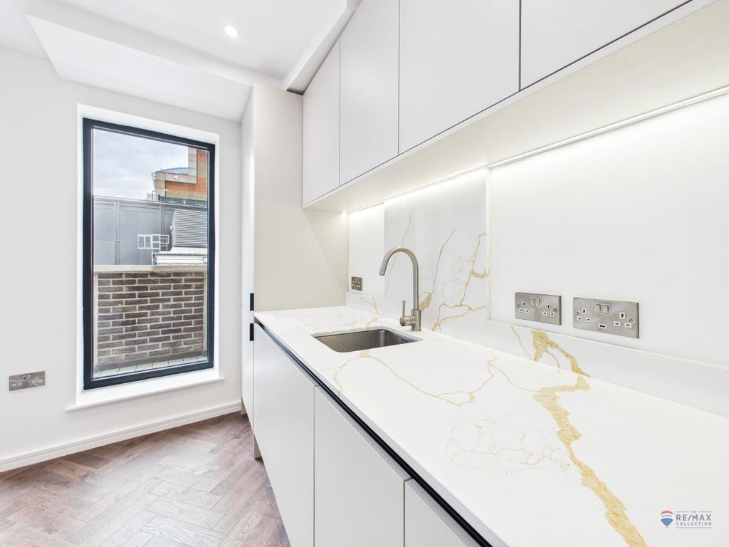 Property photo 3 of 15 Kitchen.Jpg