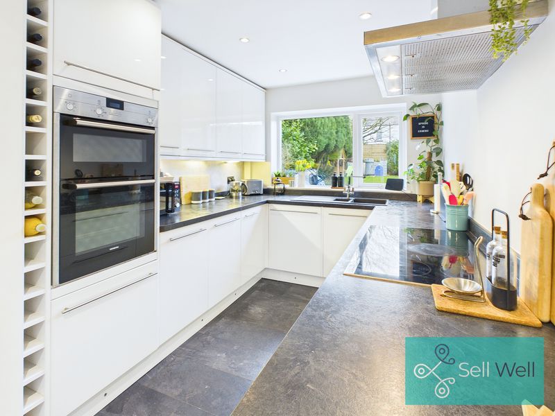 Property photo 3 of 22 Kitchen