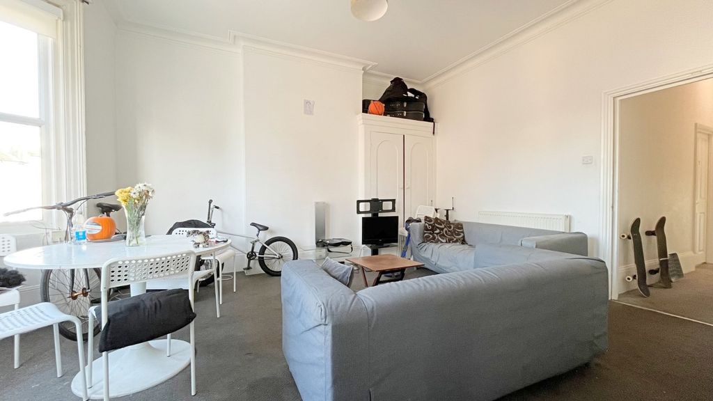 Property photo 2 of 15 Picture No. 30