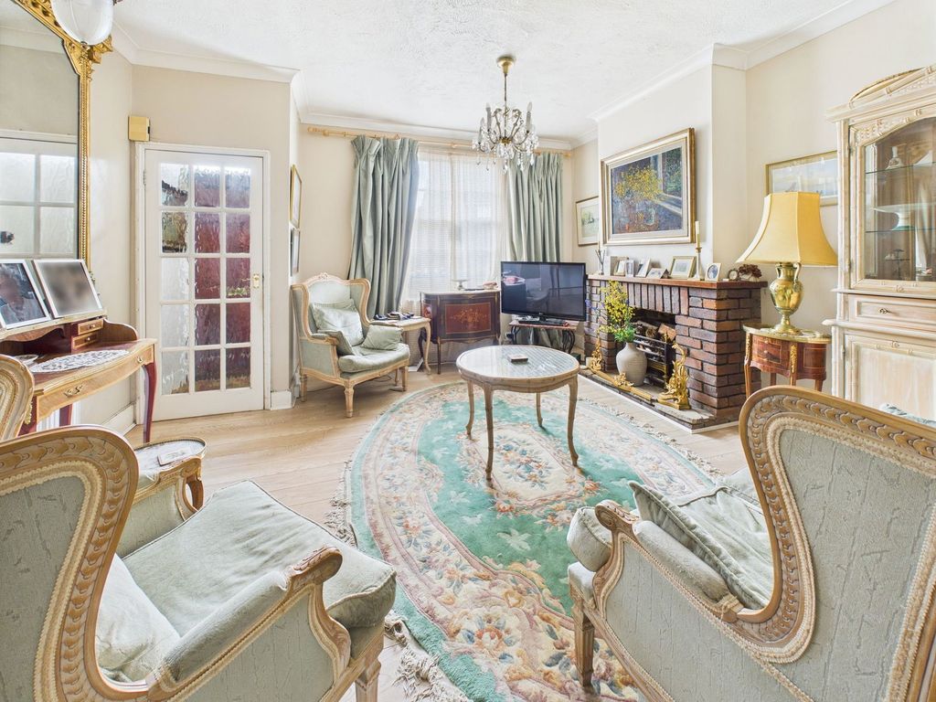 Property photo 2 of 7