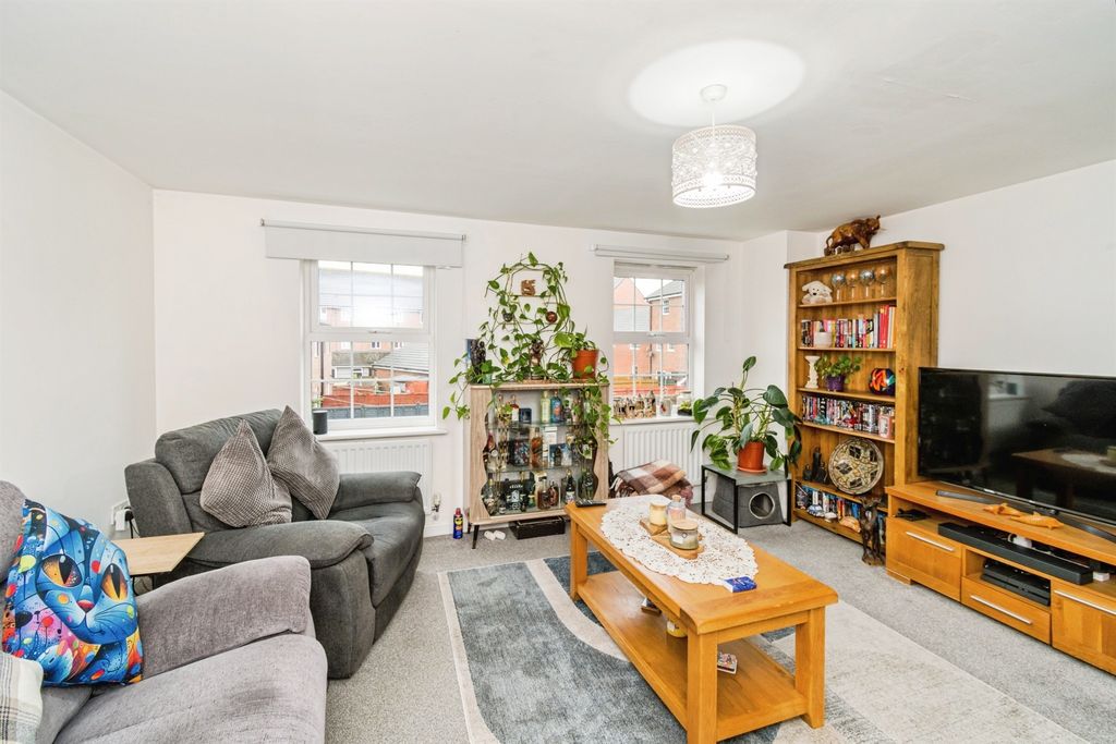 Property photo 3 of 17