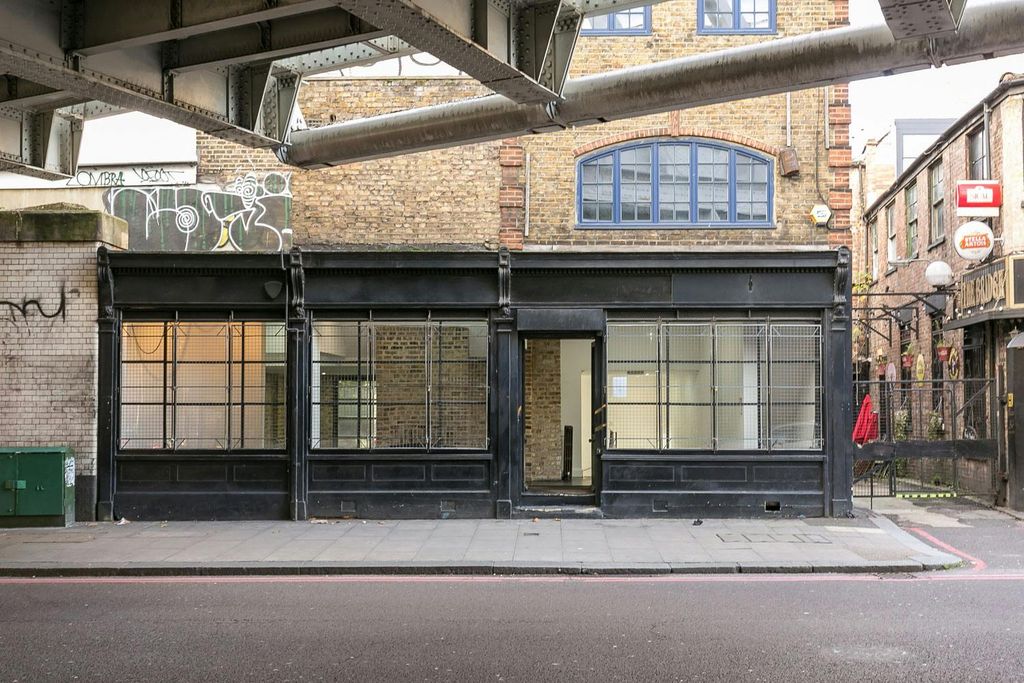 Property photo 1 of 17 11Akingslandroadshoreditchhoxtone28Aaretailclasseshowroomtoletexternal1Dominionlondon.Jpg