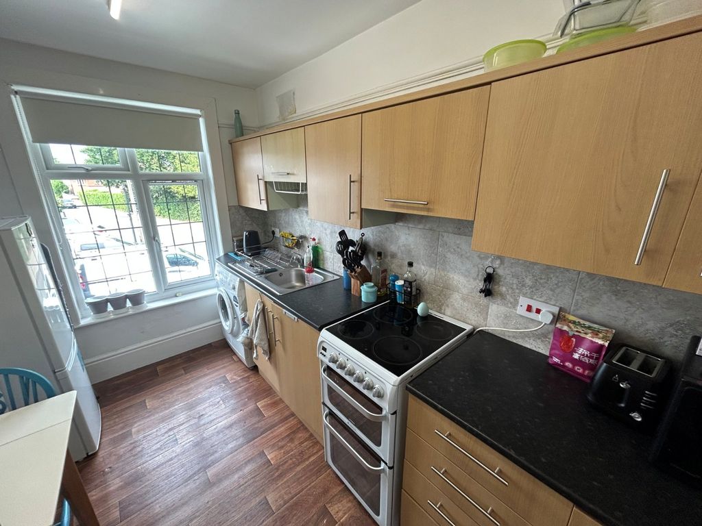 Property photo 3 of 6 Picture No. 06