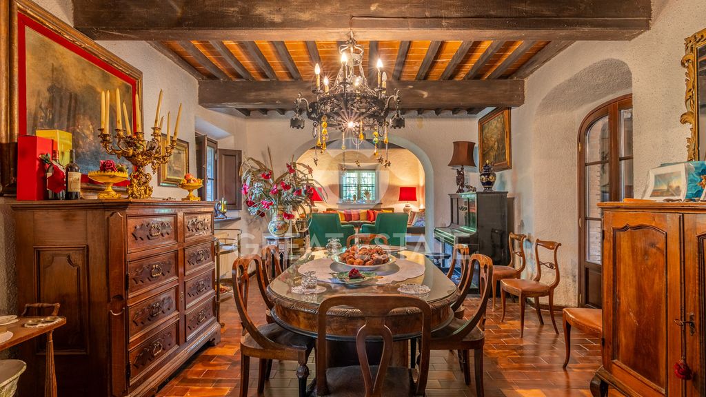 Property photo 2 of 41 Interiors