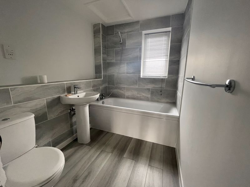 Property photo 2 of 6 Photo 9