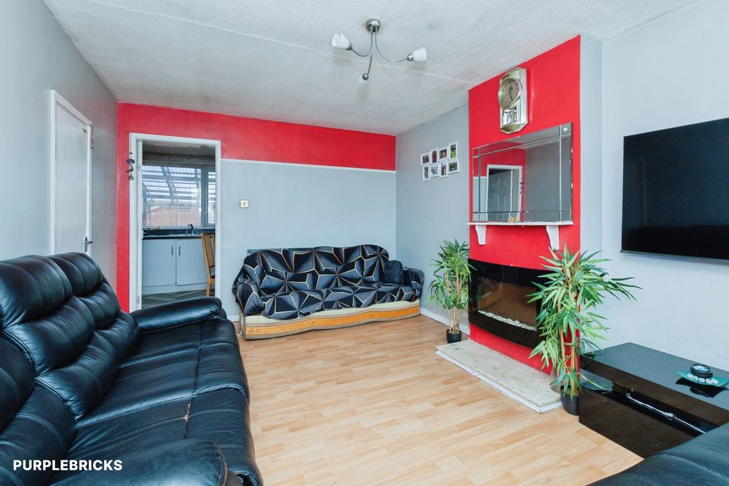 Property photo 1 of 22 Living Room