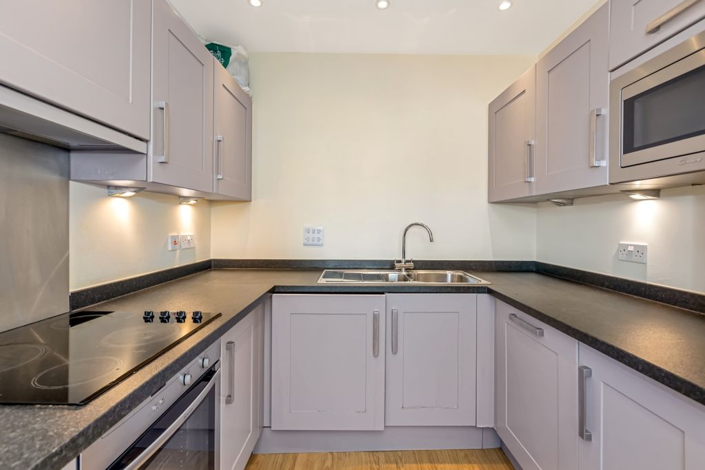 Property photo 2 of 14 9