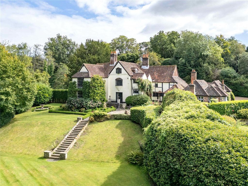 Property photo 1 of 20 Fredley Manor