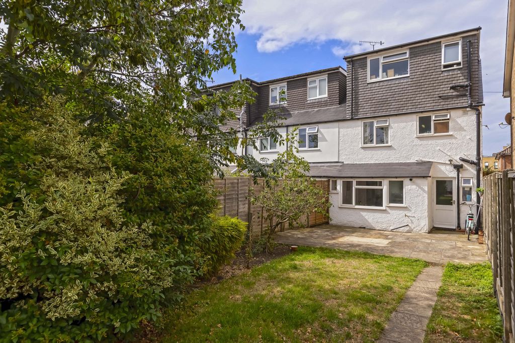Property photo 2 of 18