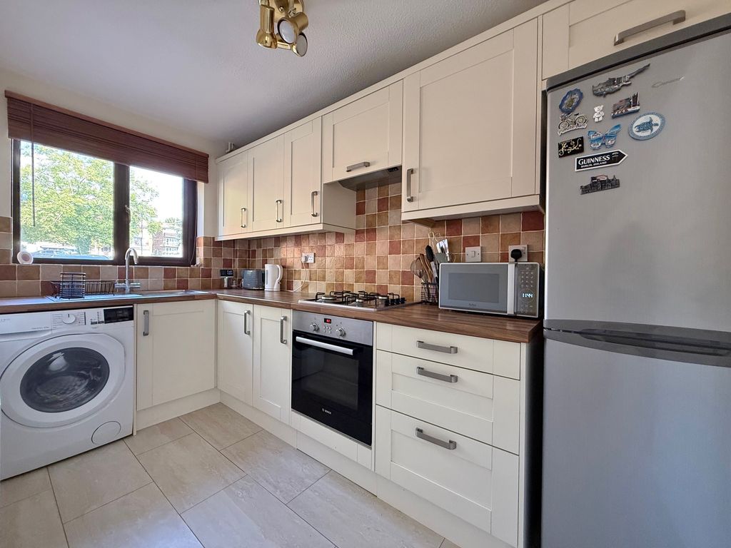 Property photo 3 of 12