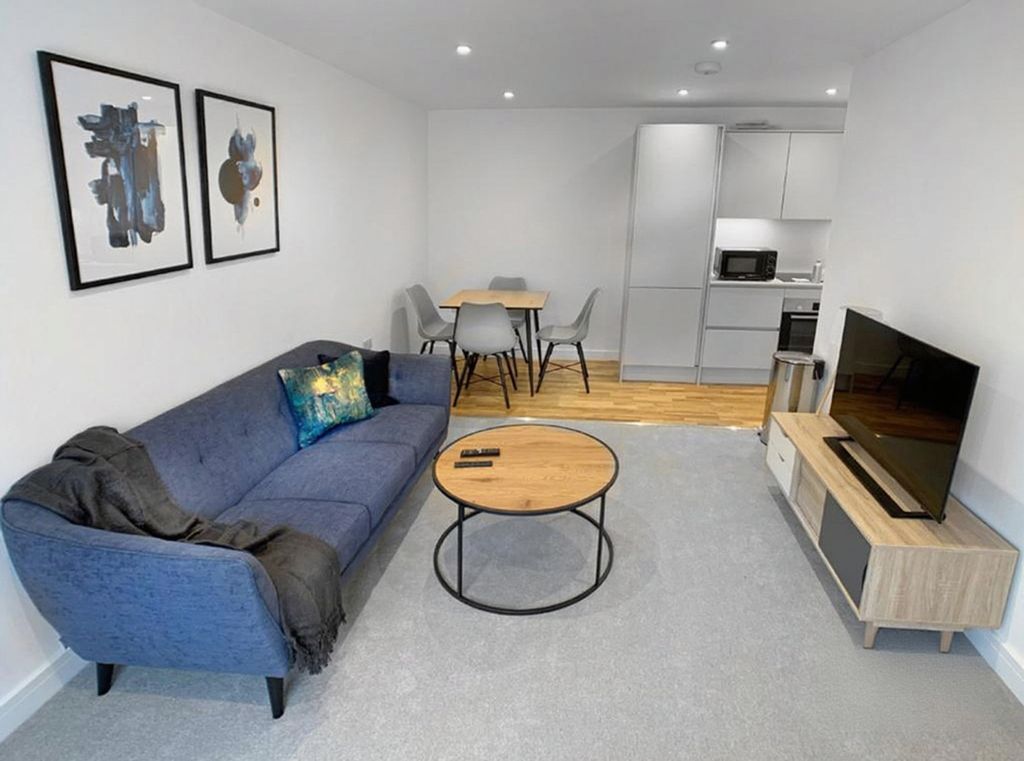 Property photo 1 of 11 Living Room