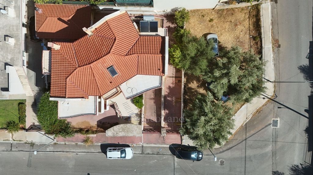 Property photo 3 of 24