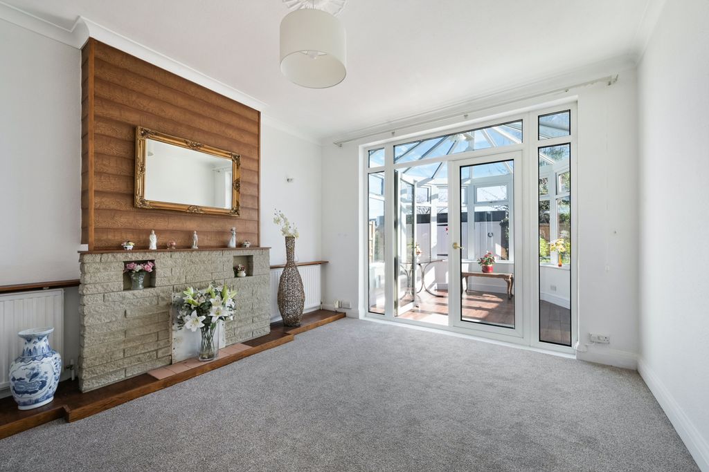 Property photo 2 of 31 Picture No. 18