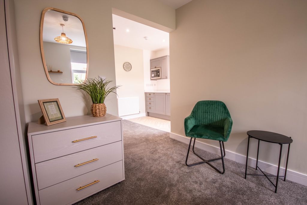 Property photo 3 of 15 E-3