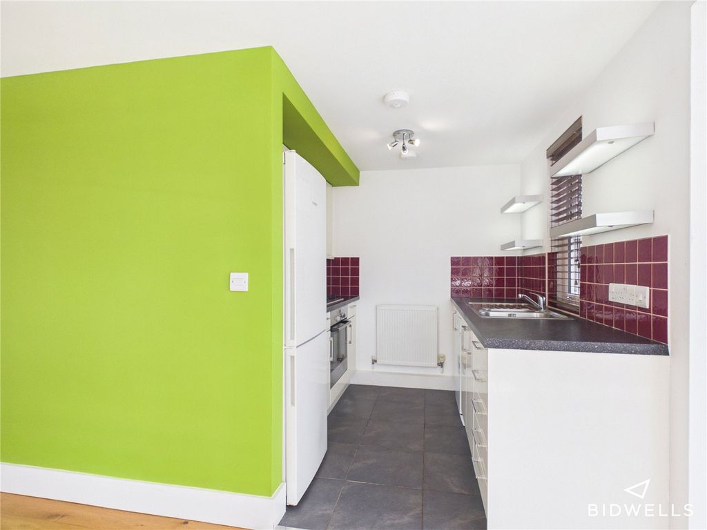 Property photo 3 of 13 Picture No. 15