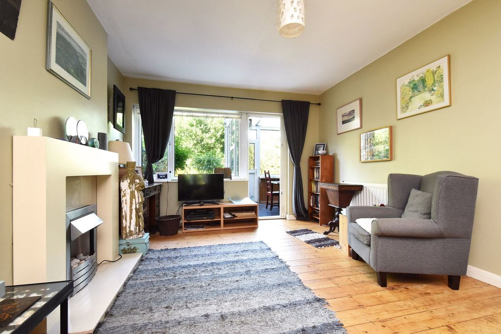 Property photo 3 of 11