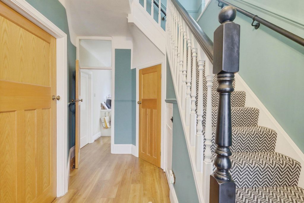 Property photo 2 of 22