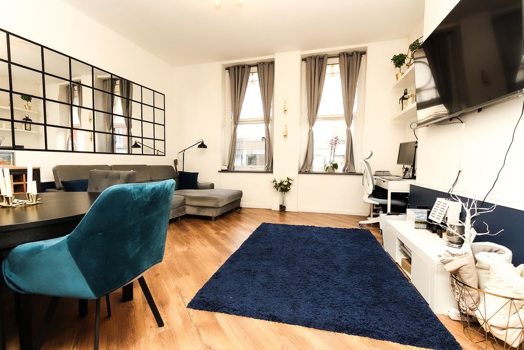 Property photo 3 of 7 Lounge