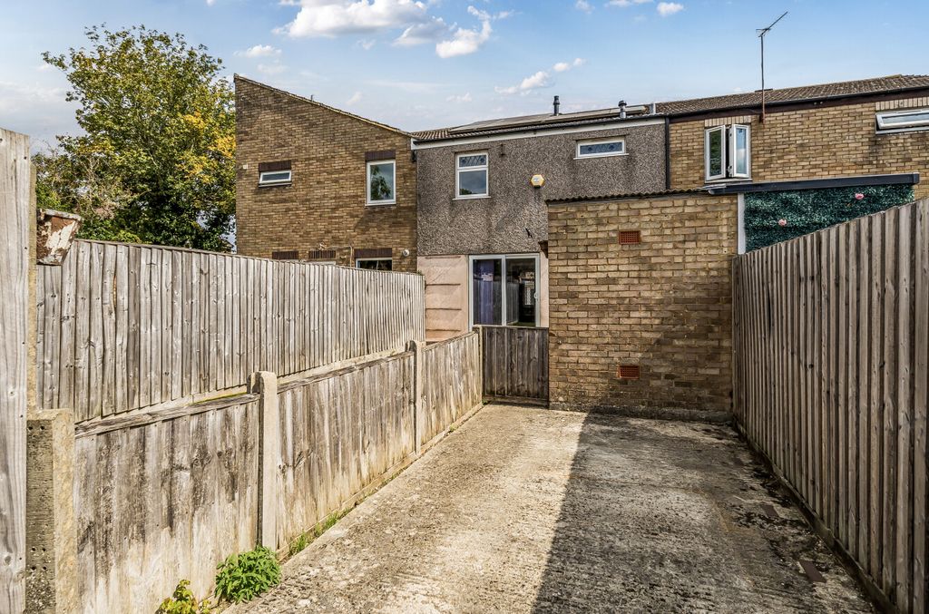 Property photo 3 of 16 13429441568A89c382c326