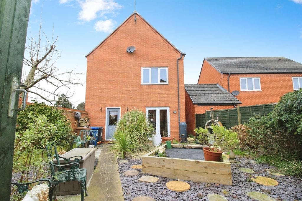Property photo 2 of 17
