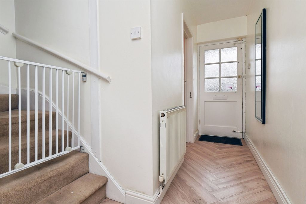 Property photo 2 of 21