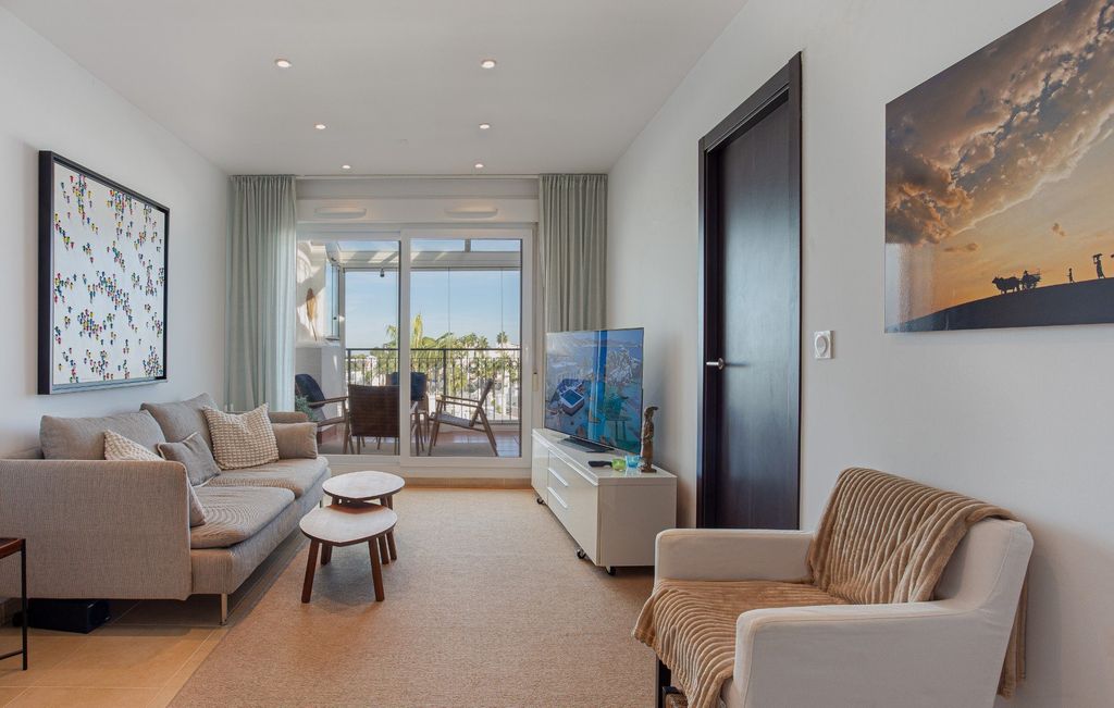 Property photo 2 of 30