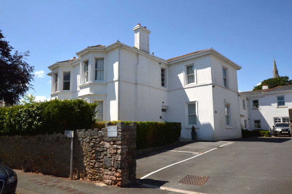 Property photo 3 of 12 3 - Picture No. 09