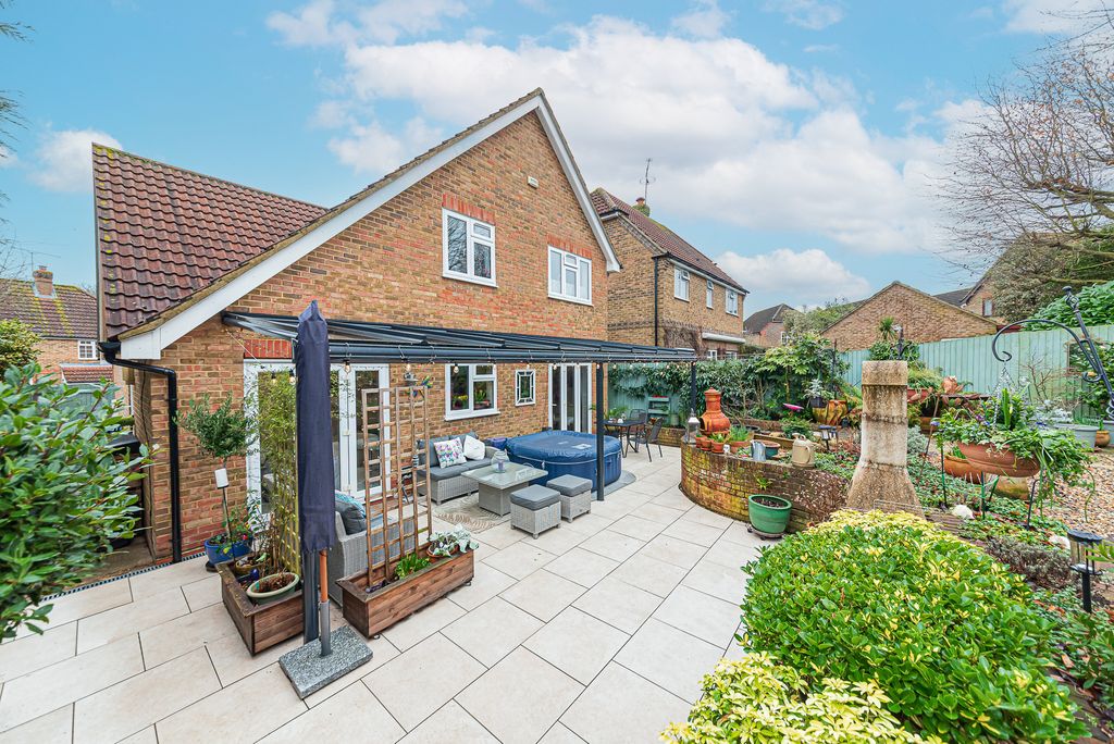 Property photo 2 of 17 Outdoor Living