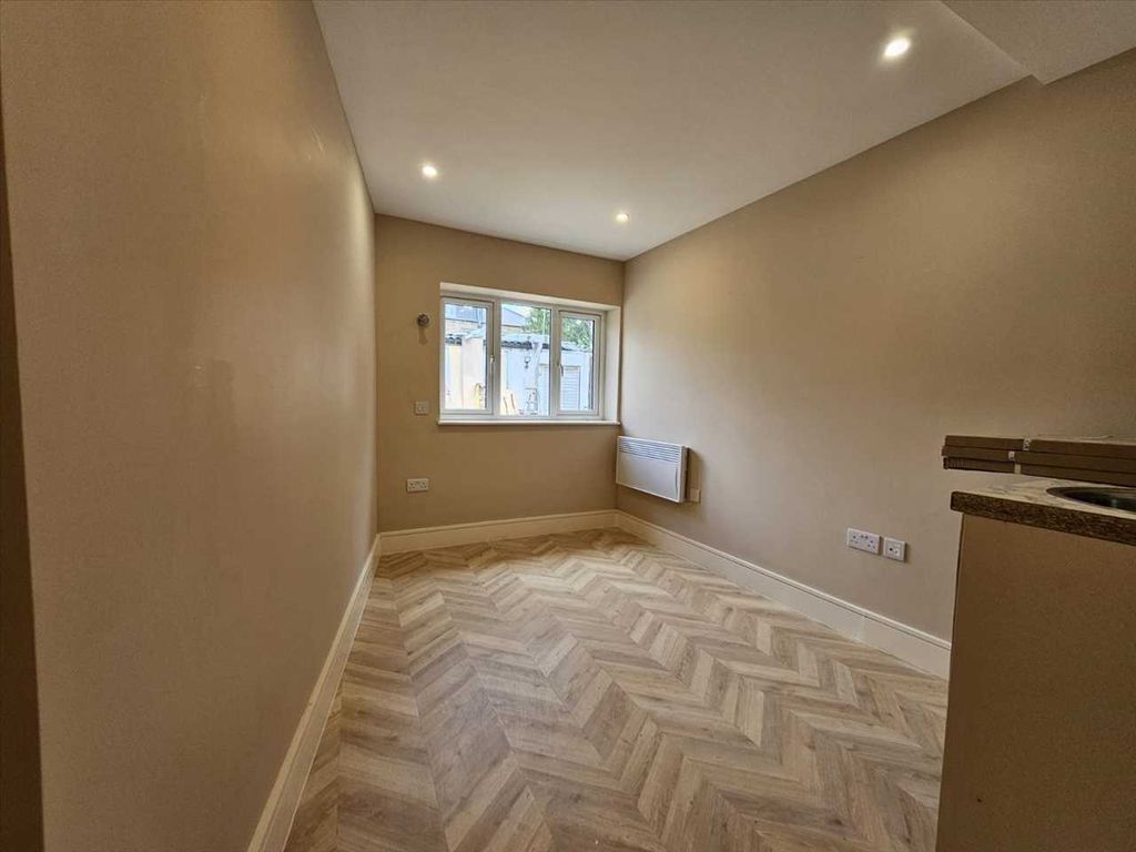 Property photo 3 of 3