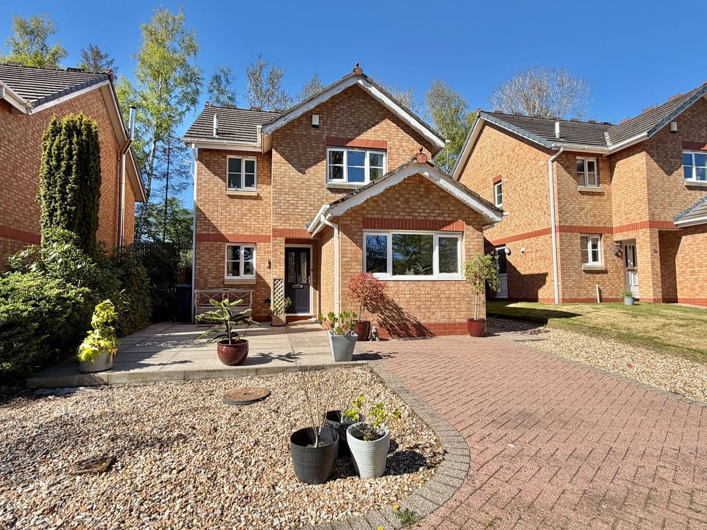 Property photo 1 of 20 Howard Gardens