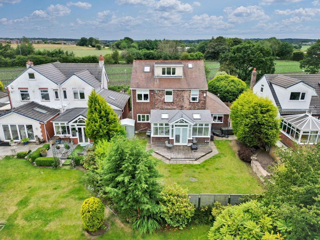 Property photo 2 of 40