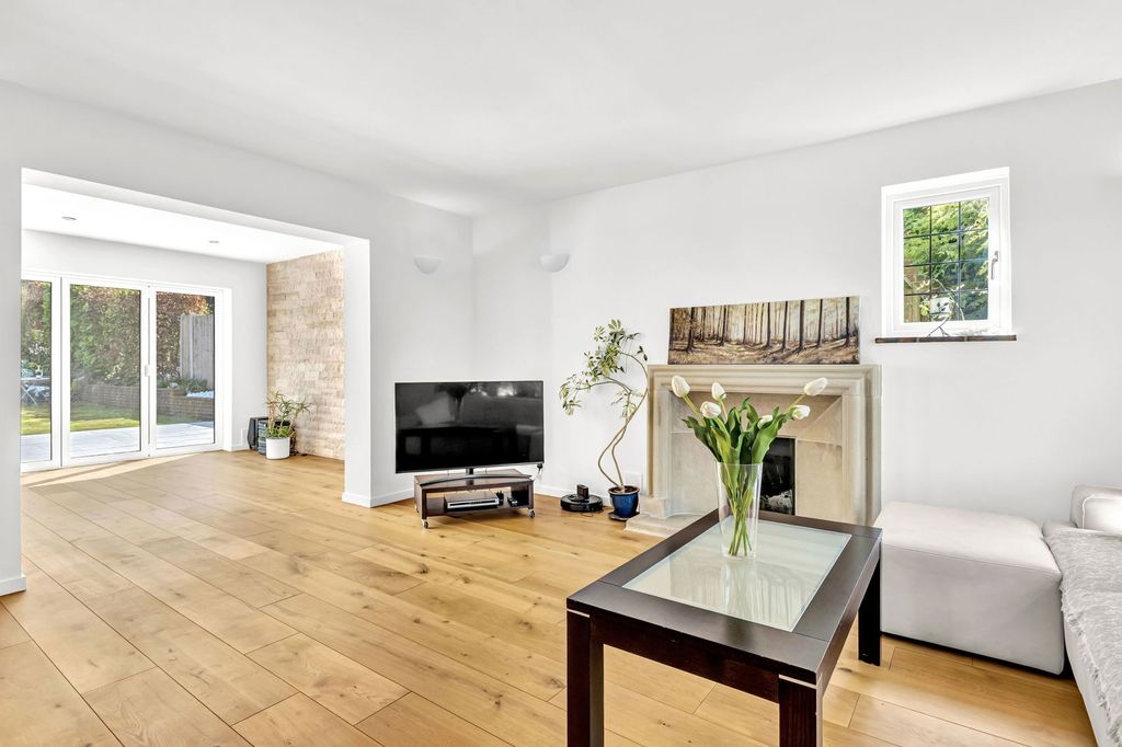 Property photo 1 of 40