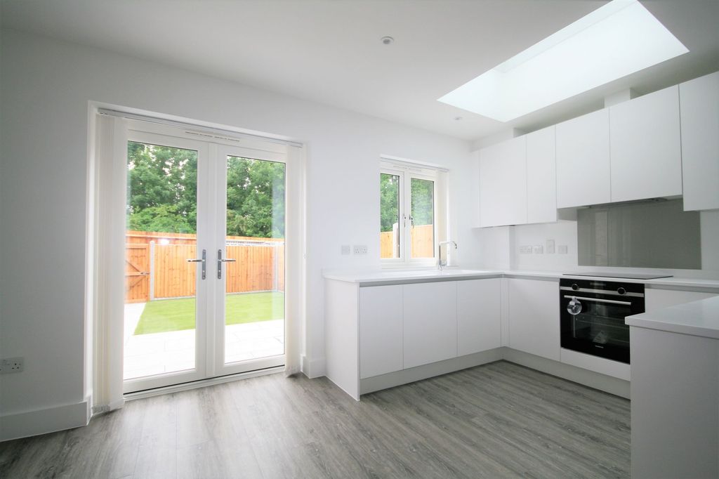 Property photo 3 of 10 Kitchen/Diner