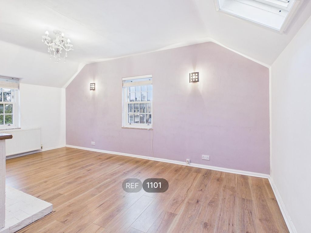 Property photo 2 of 25 Living Room