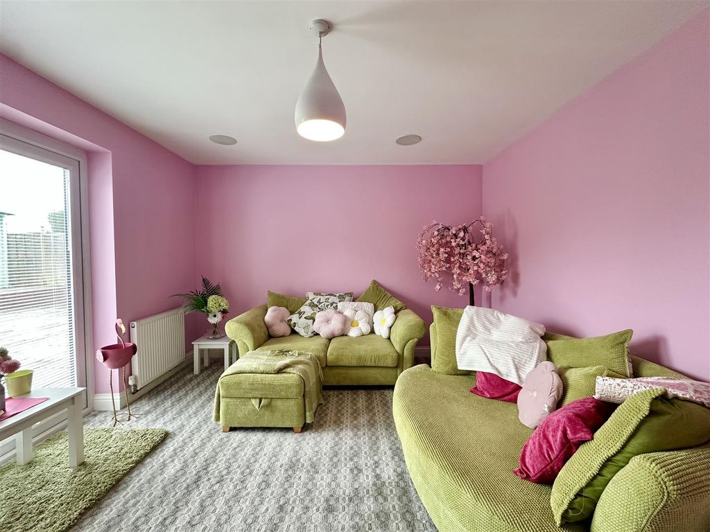 Property photo 2 of 21