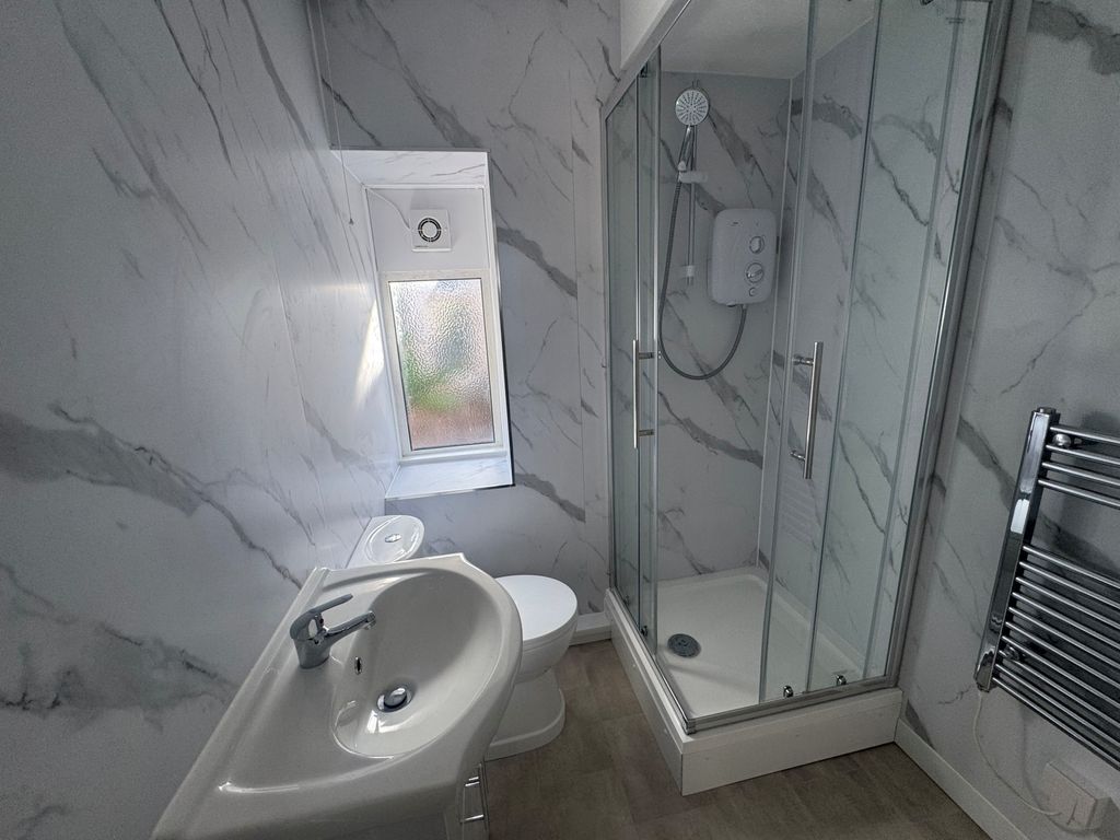 Property photo 2 of 9 8