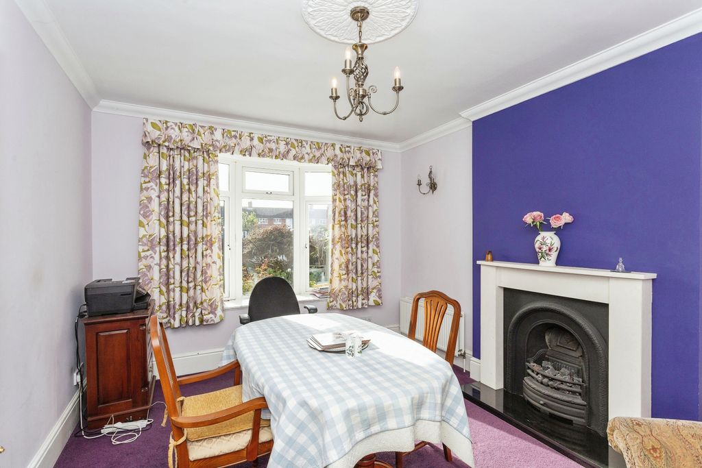Property photo 3 of 14 Dining Room