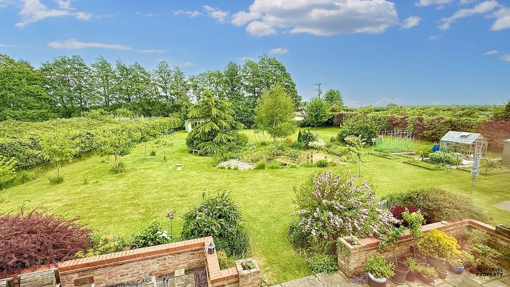 Property photo 2 of 38