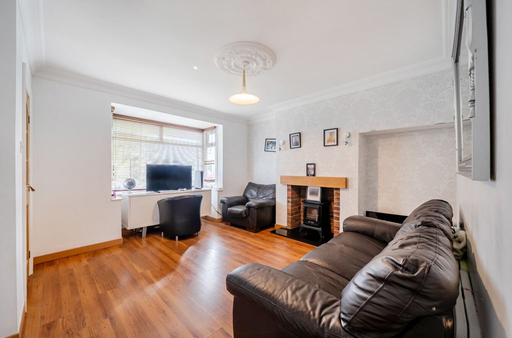 Property photo 3 of 20 1435038-19-69c3B5...