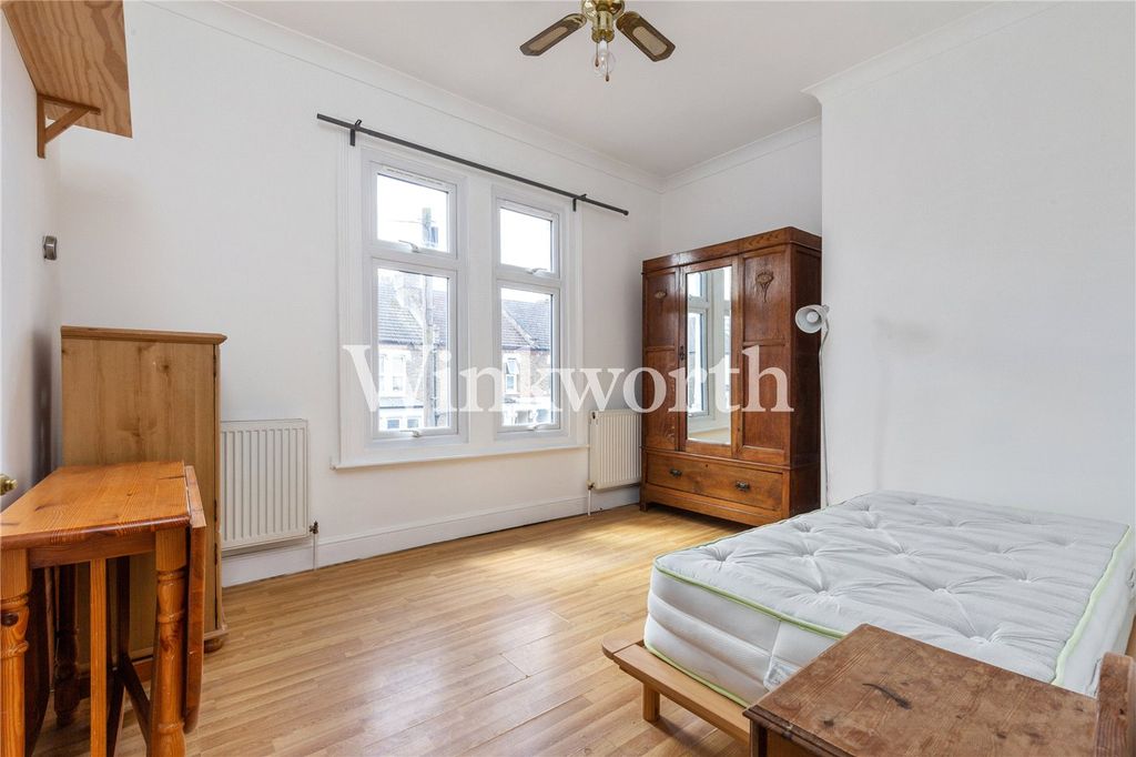 Property photo 2 of 12 Picture No. 02