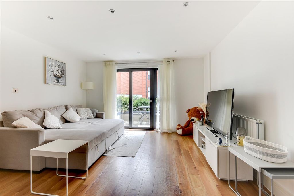 Property photo 2 of 9 Living Room