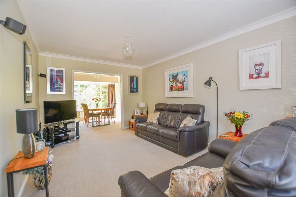 Property photo 2 of 17 Picture No. 14